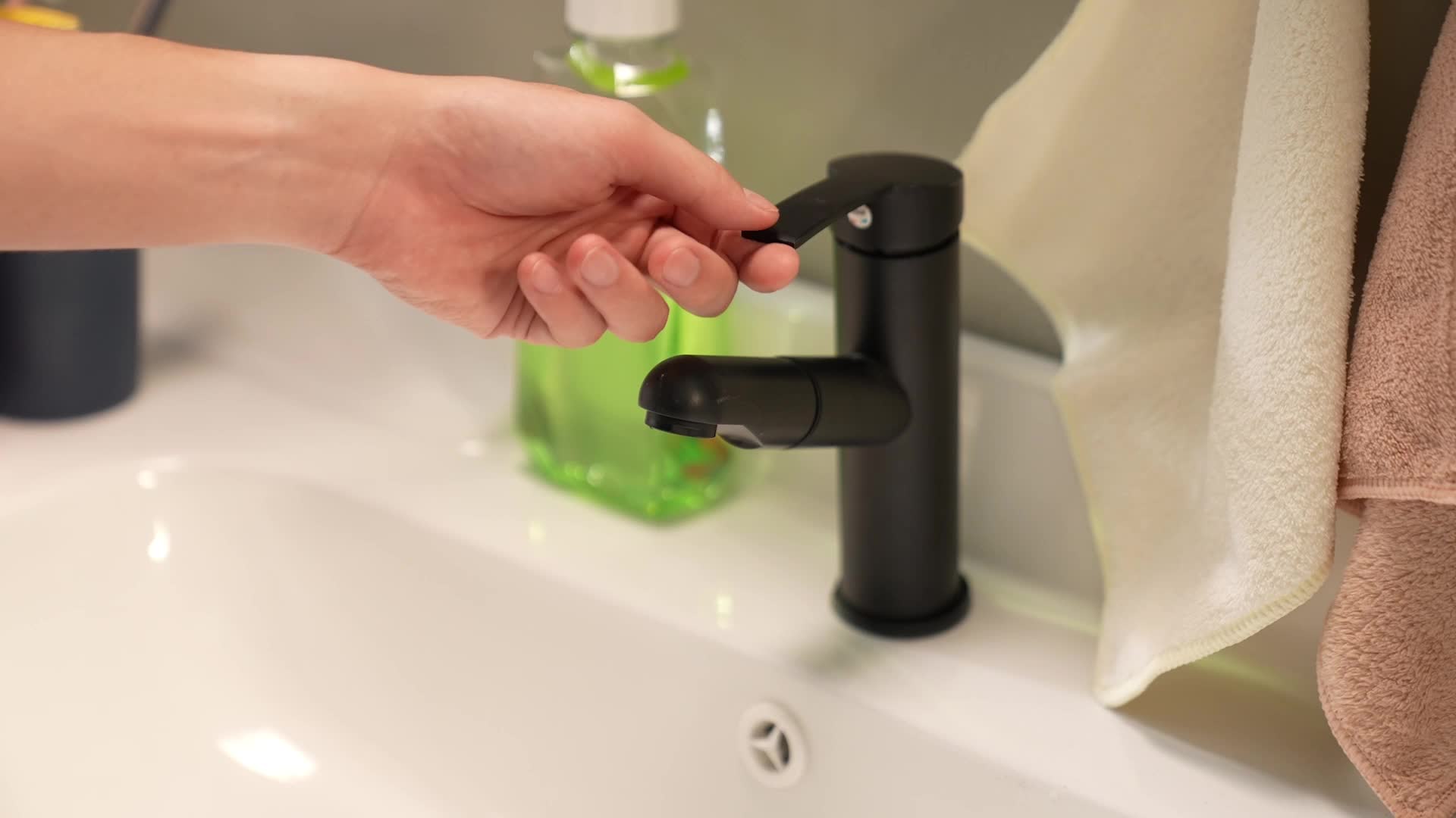 【節(jié)水宣傳】關(guān)于用水的一天