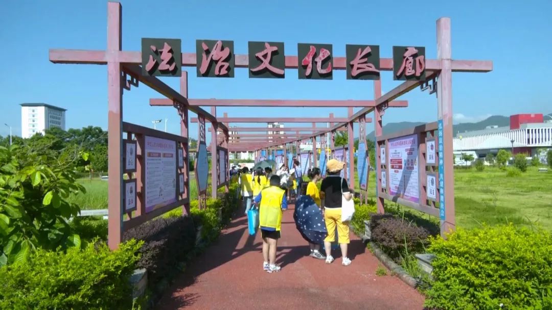 翁源縣開展“‘護(hù)苗’進(jìn)行時(shí)，關(guān)愛未成年人”暨“掃黃打非”法治宣傳教育活動