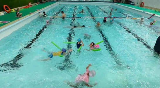 暑期游泳熱 防溺不松懈！