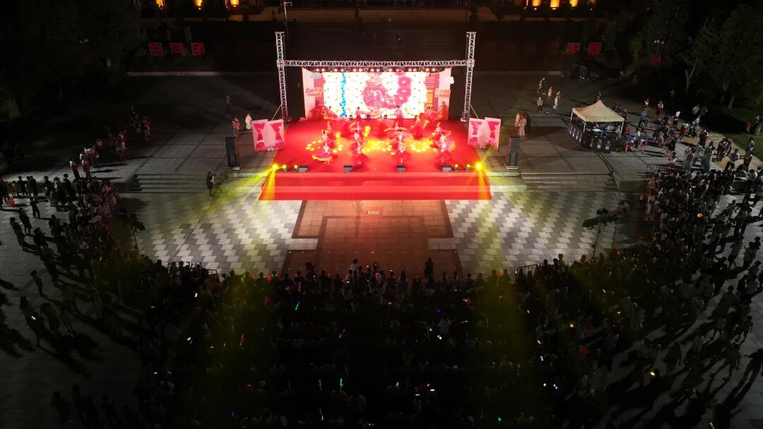 【我們的節(jié)日·中秋】月滿瑤鄉(xiāng)慶團圓 近千名群眾相聚于此共度瑤韻中秋夜